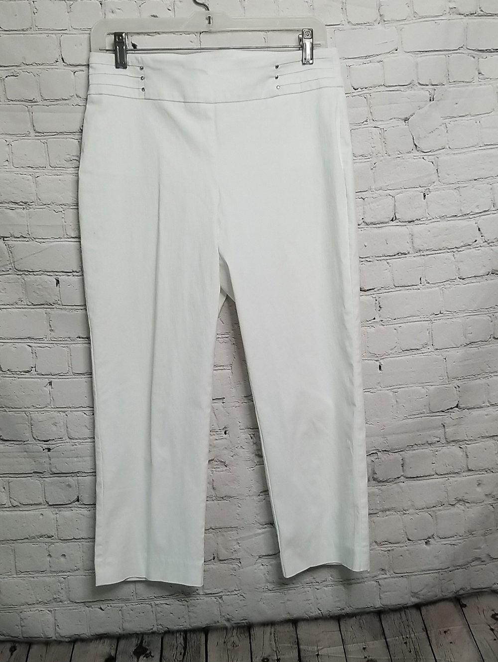 JM COLLECTION womens size Small pull On white GUC